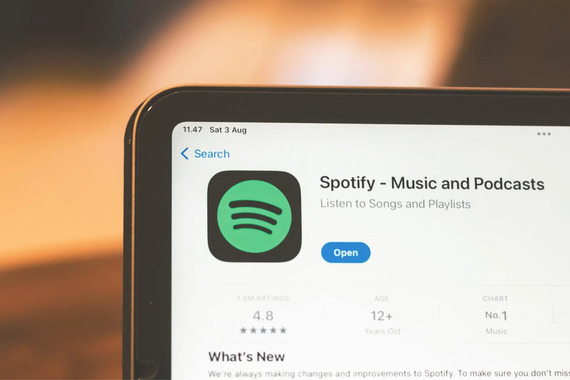 Spotify Algorithm Explained: How It Curates Songs, Playlists & Artists