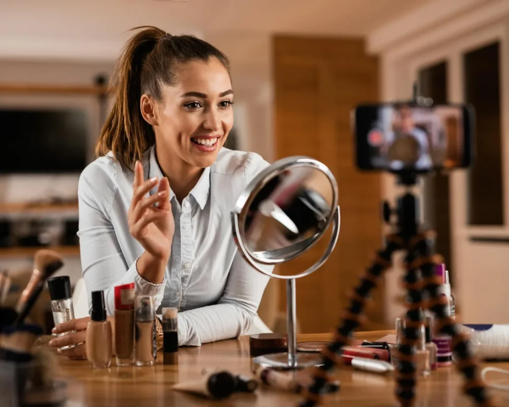 Aspiring influencer makeup artist Aspiring influencer makeup artist